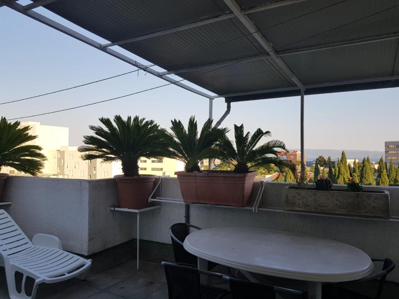 Apartment Davor Split Bagian luar foto